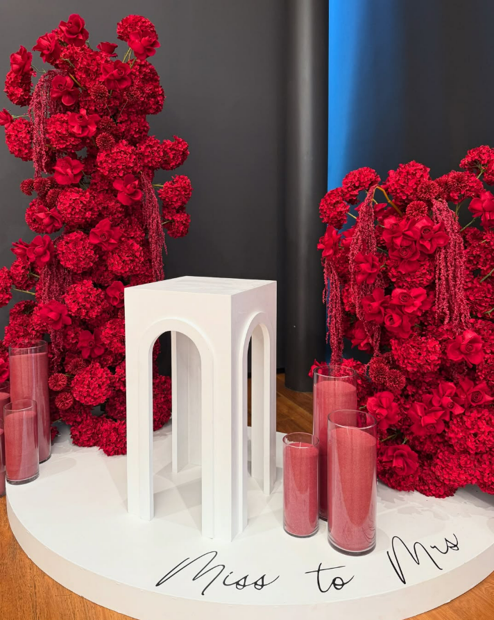 Platform Set up - Red florals