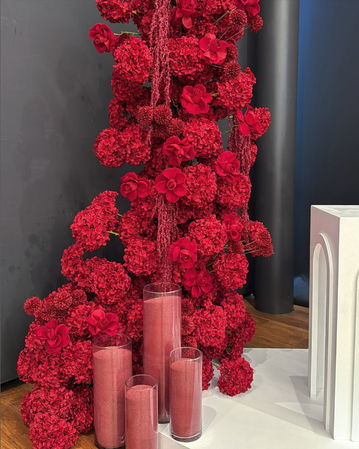 Platform Set up - Red florals